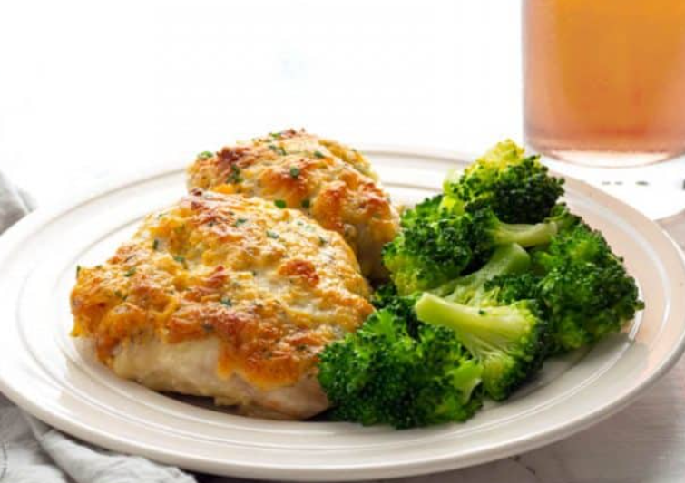 Chicken Boneless Thighs Organic, Local, Frozen - 4 Pk - Tide Mill